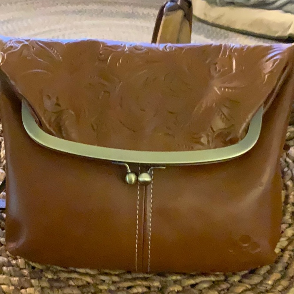 Patricia Nash New kisslock crossbody bag. Tan